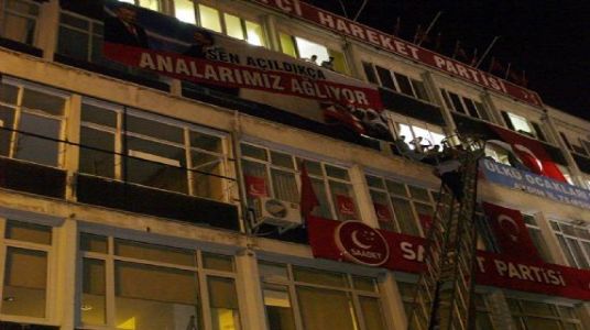 aydın mhp il binası pankart 2